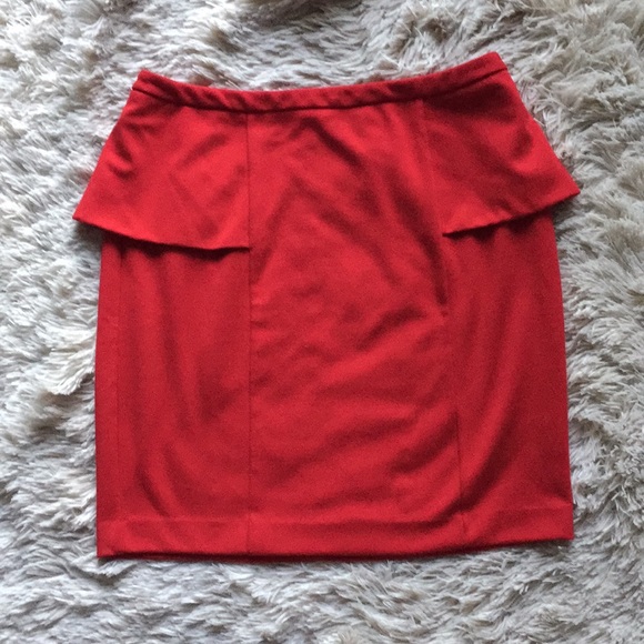 Red peplum mini skirt - Picture 1 of 2
